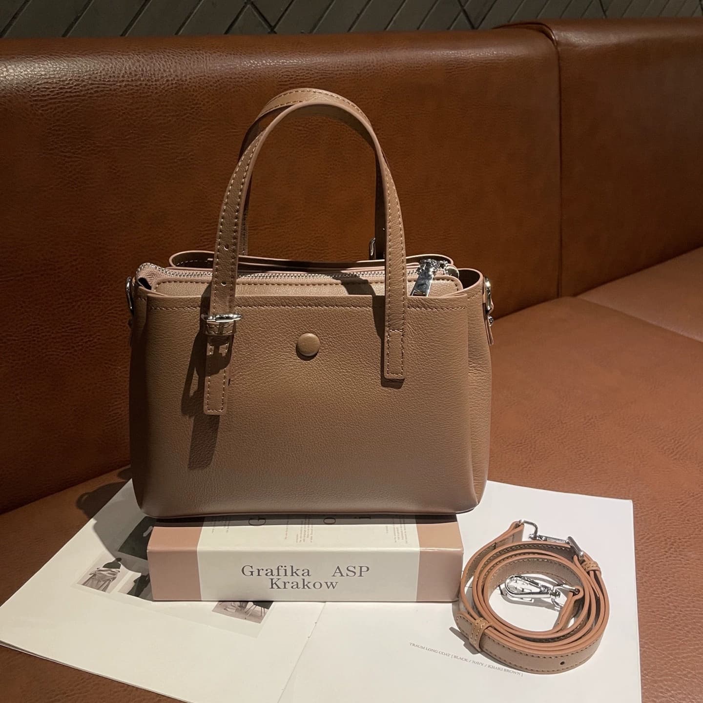 Nouveau sac à main en cuir véritable transfrontalier pour femme, sac porté épaule et bandoulière au look haut de gamme, sac carré grande capacité pour les trajets quotidiens