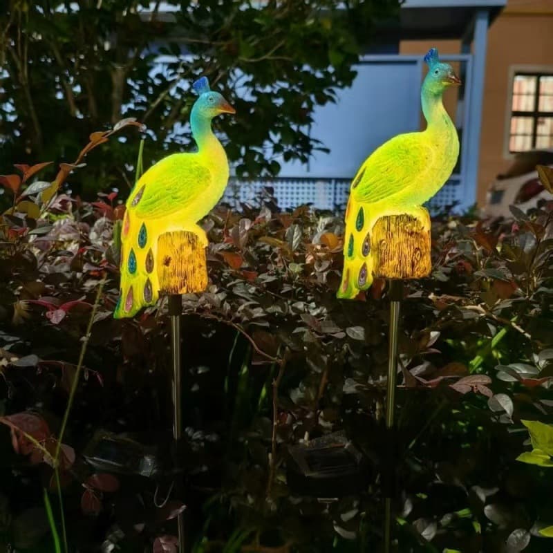 Resin Solar-powered Peacock Landscape Lamp