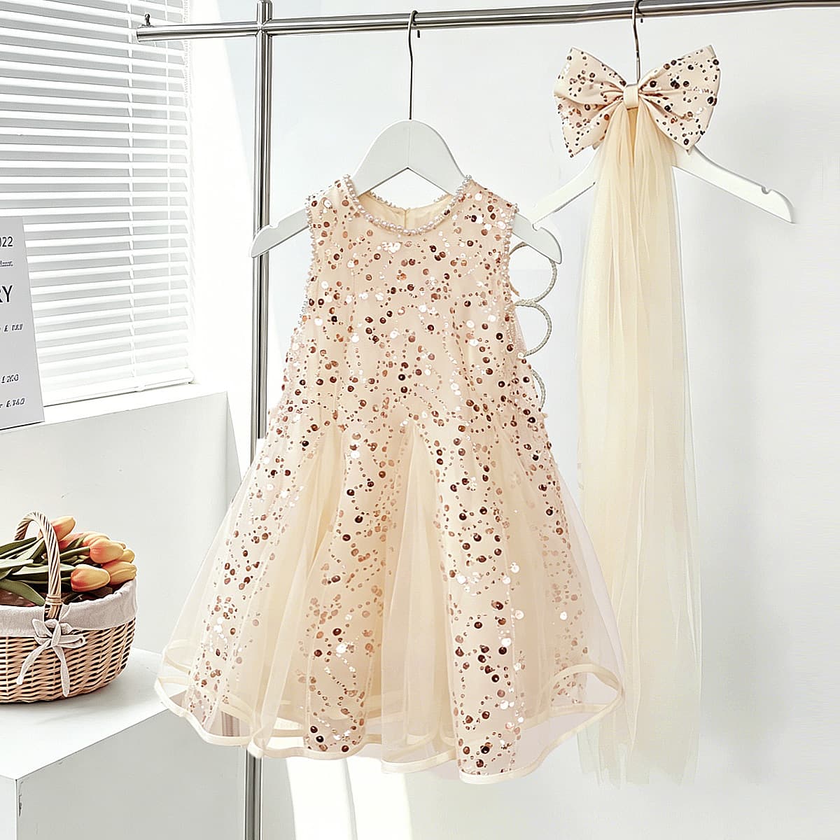 Chic Kids Dress with Rhinestones, Sleeveless Heart Neckline, A-Line, Party Dress for Girls, Includes Hair Clip
